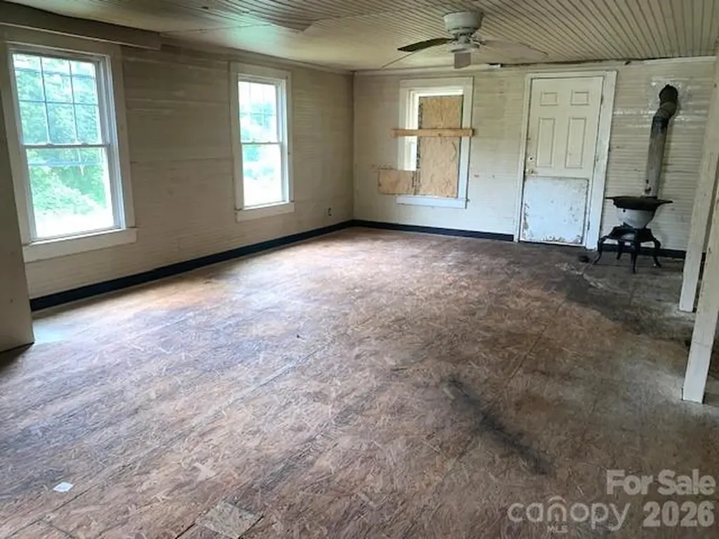 2689 Harris Henrietta Road Mooresboro NC 28114