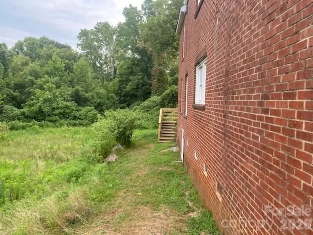2689 Harris Henrietta Road Mooresboro NC 28114