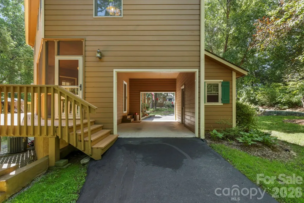 200 Newman Drive Hendersonville NC 28792