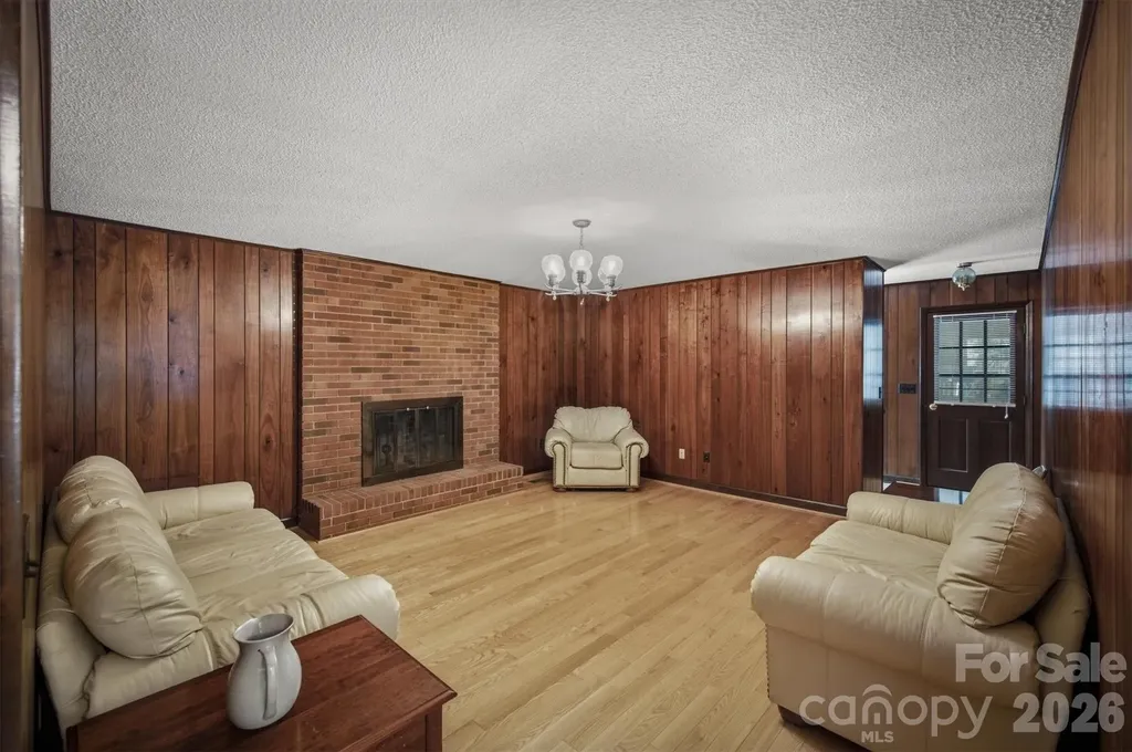 1208 35th Street Place NE Conover NC 28613