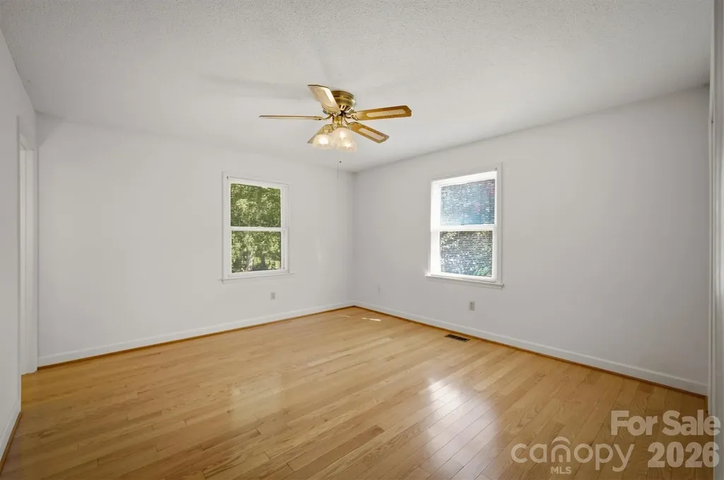 1208 35th Street Place NE Conover NC 28613