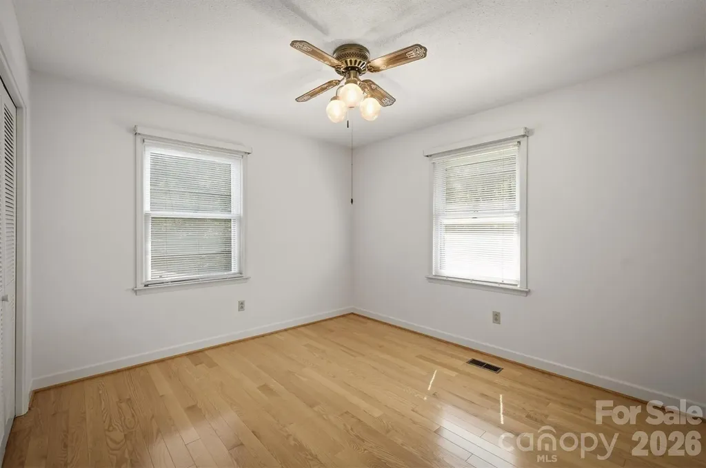 1208 35th Street Place NE Conover NC 28613