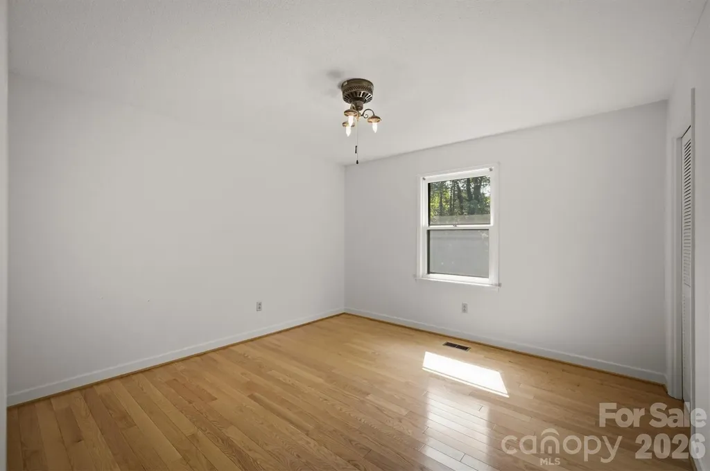 1208 35th Street Place NE Conover NC 28613