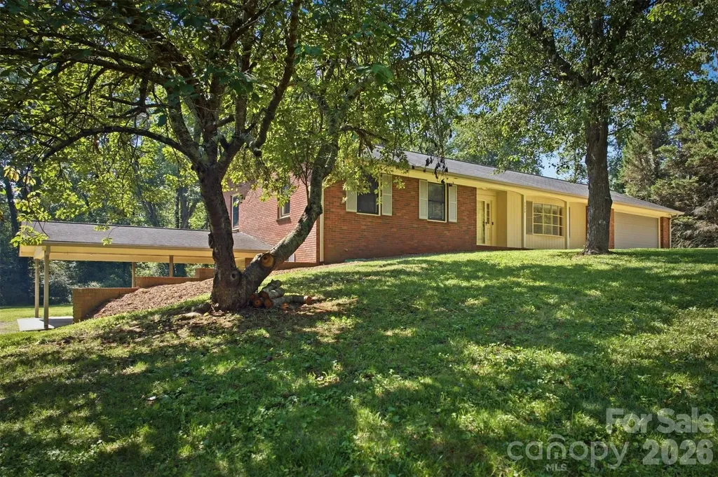 1208 35th Street Place NE Conover NC 28613