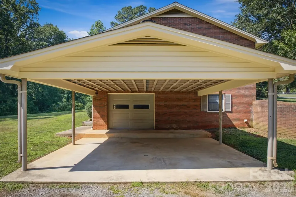 1208 35th Street Place NE Conover NC 28613