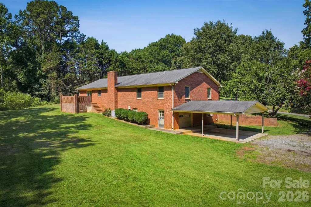 1208 35th Street Place NE Conover NC 28613