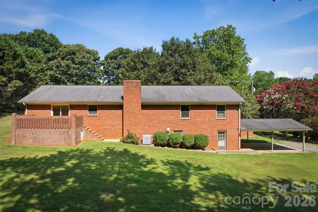 1208 35th Street Place NE Conover NC 28613
