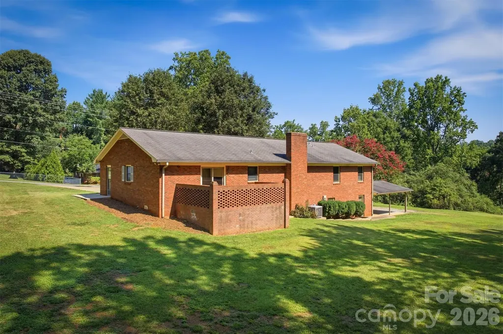 1208 35th Street Place NE Conover NC 28613