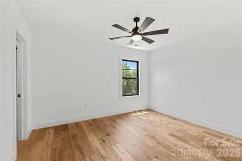93 Martha Avenue Hendersonville NC 28792