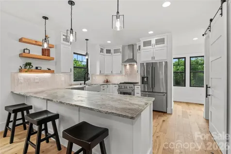93 Martha Avenue Hendersonville NC 28792