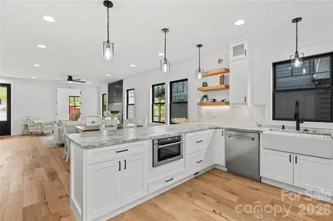 93 Martha Avenue Hendersonville NC 28792