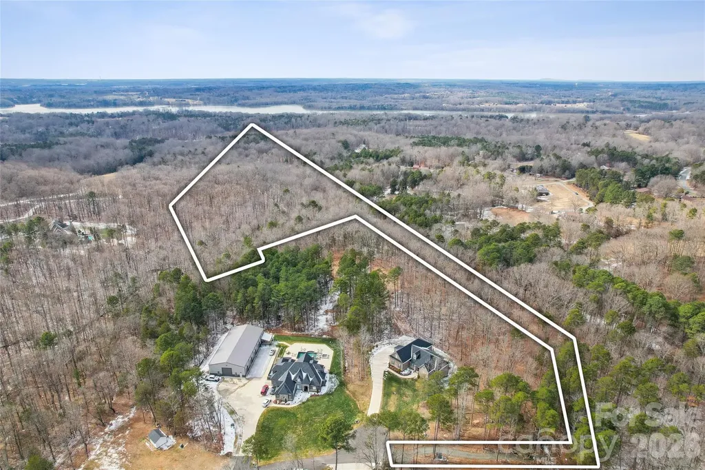 6745 B Farmstead Lane Concord NC 28027