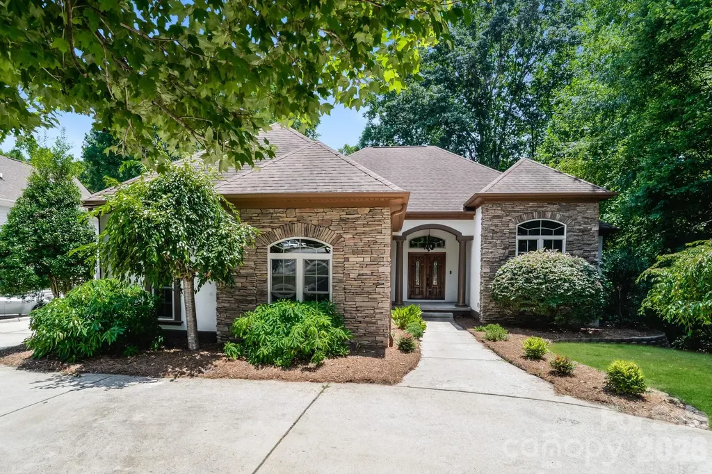 2360 Smith Harbour Drive Denver NC 28037