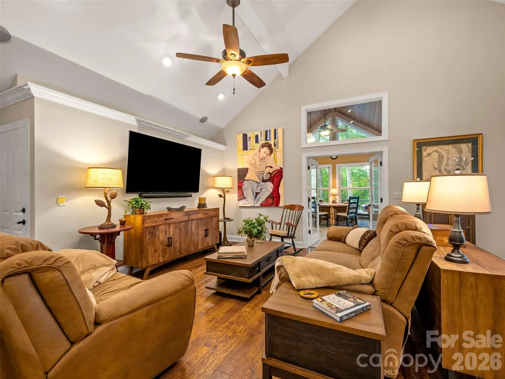 104 Little Cherokee Ridge Hendersonville NC 28739