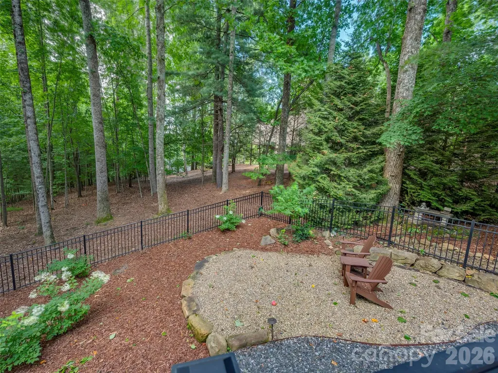 104 Little Cherokee Ridge Hendersonville NC 28739