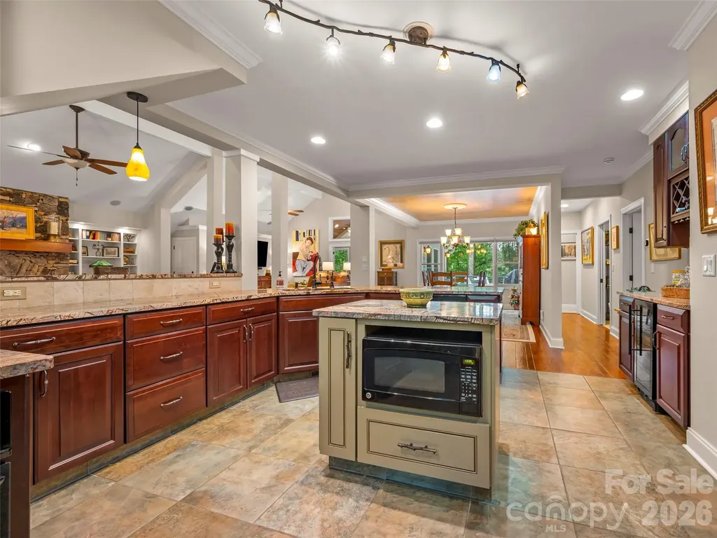 104 Little Cherokee Ridge Hendersonville NC 28739