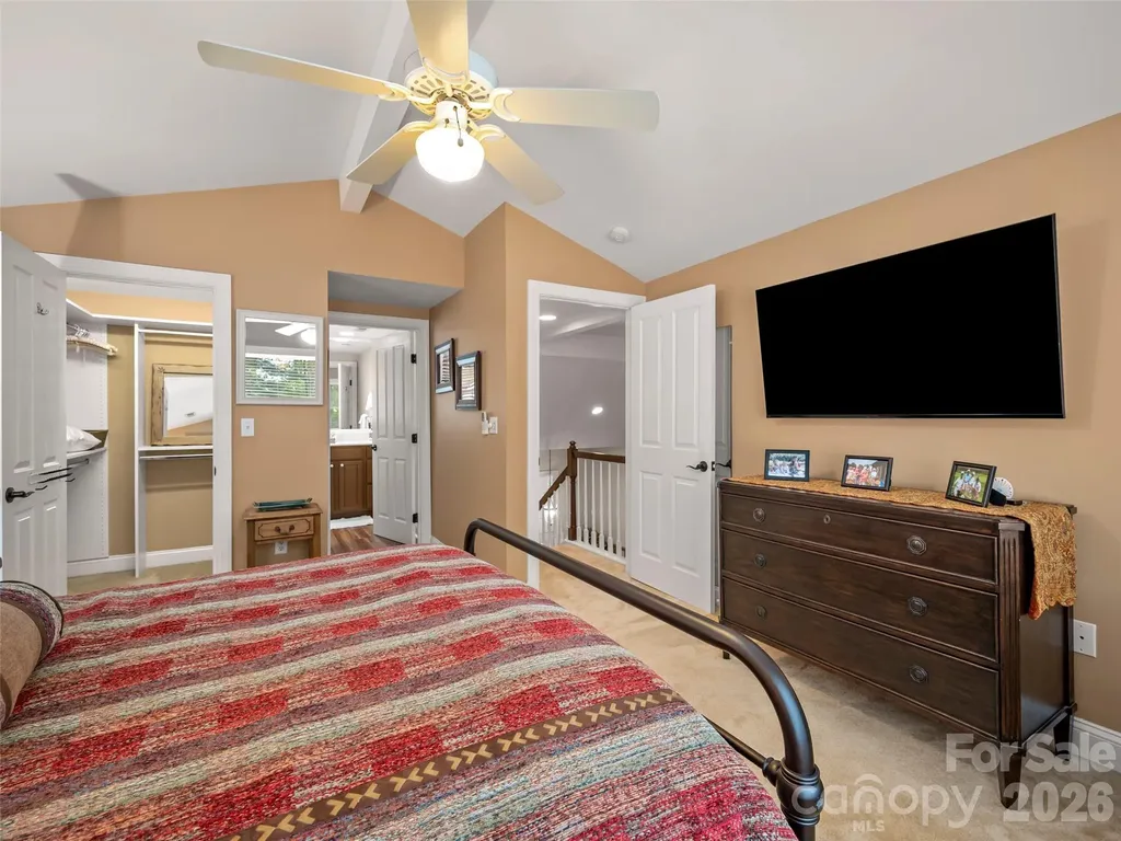 104 Little Cherokee Ridge Hendersonville NC 28739