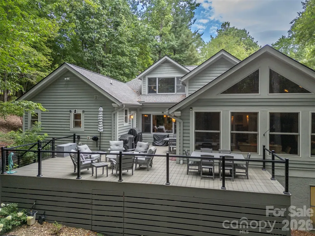 104 Little Cherokee Ridge Hendersonville NC 28739