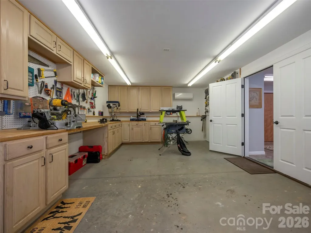 104 Little Cherokee Ridge Hendersonville NC 28739