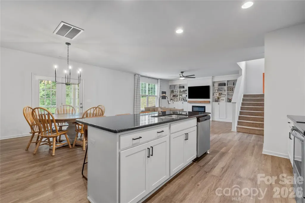 4604 Fairway Run Drive Pfafftown NC 27040