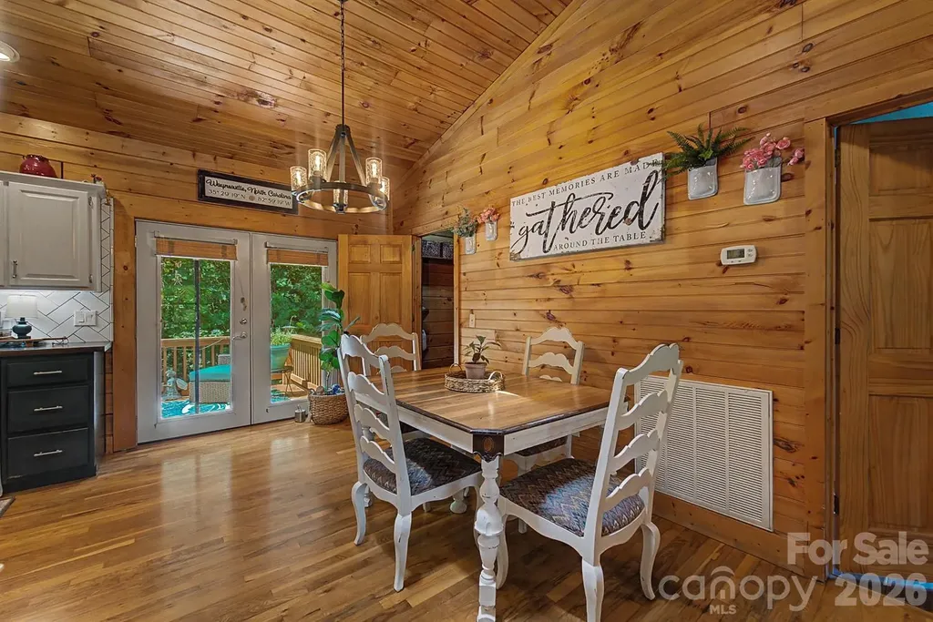 91 Tibi Lane Waynesville NC 28785