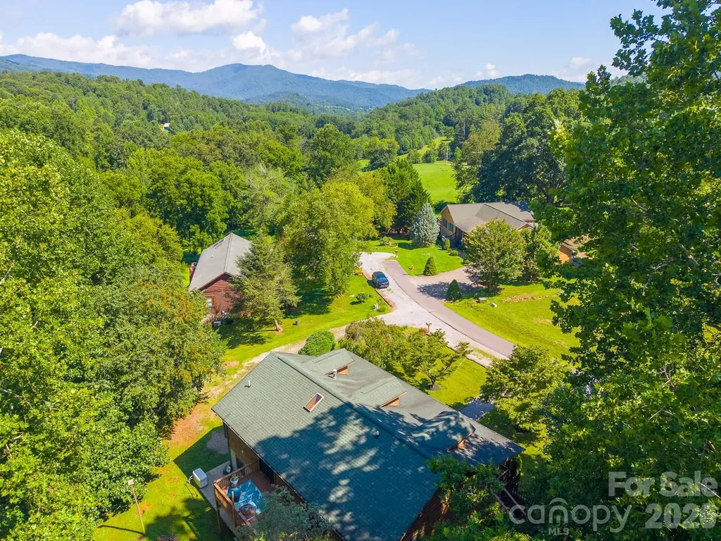 91 Tibi Lane Waynesville NC 28785