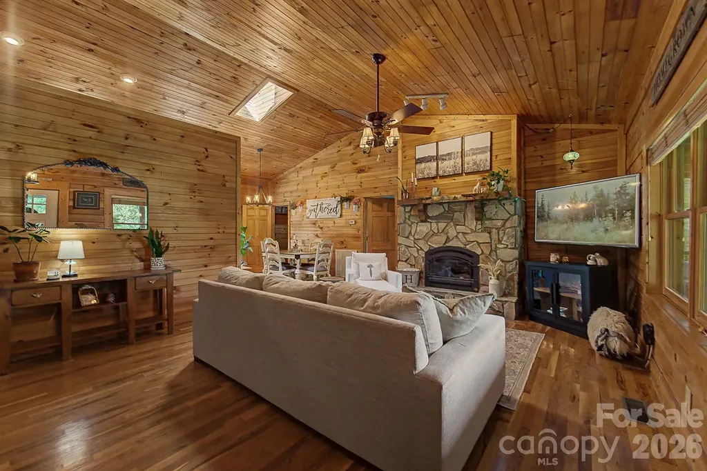 91 Tibi Lane Waynesville NC 28785