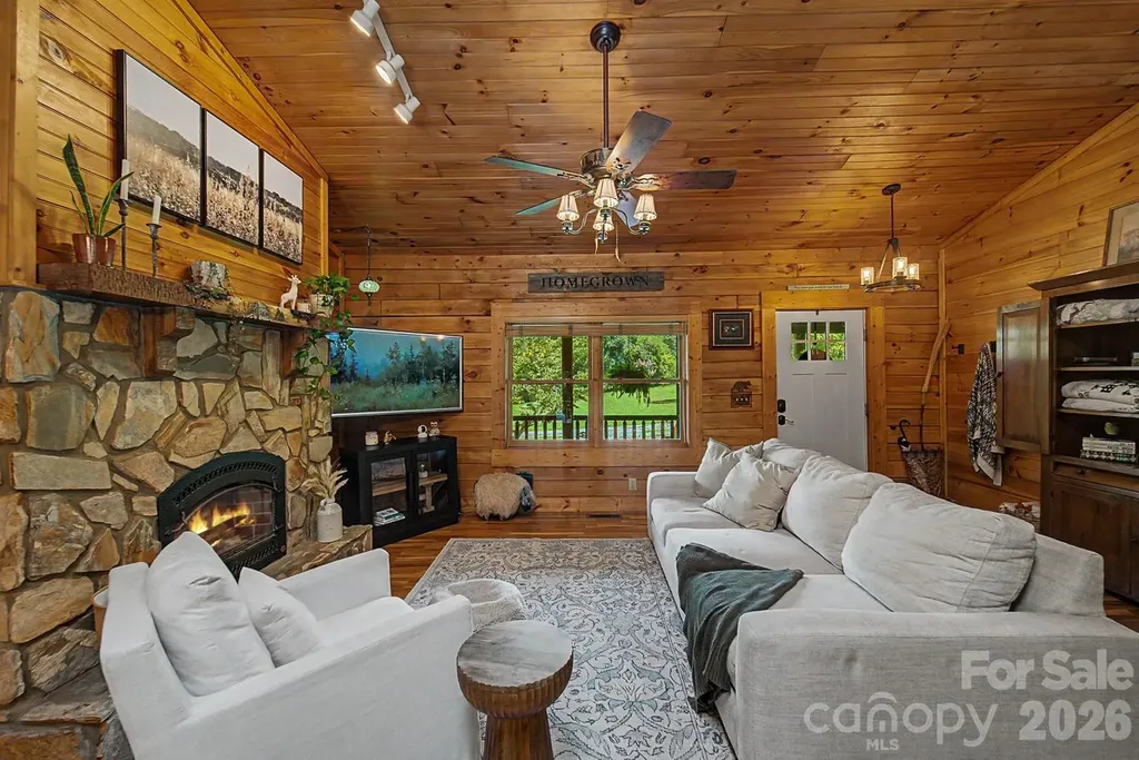 91 Tibi Lane Waynesville NC 28785
