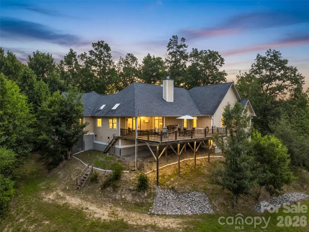 930 Big Raven Lane Saluda NC 28773