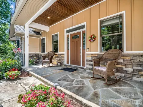 930 Big Raven Lane Saluda NC 28773