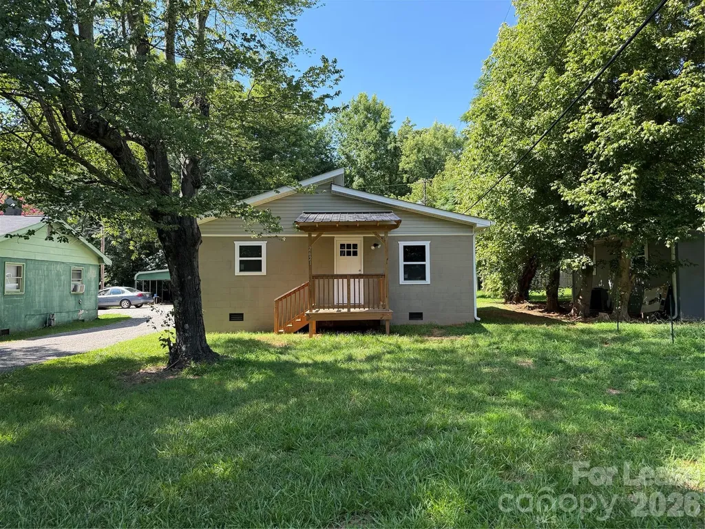 2621 E Greenbriar Road Statesville NC 28625