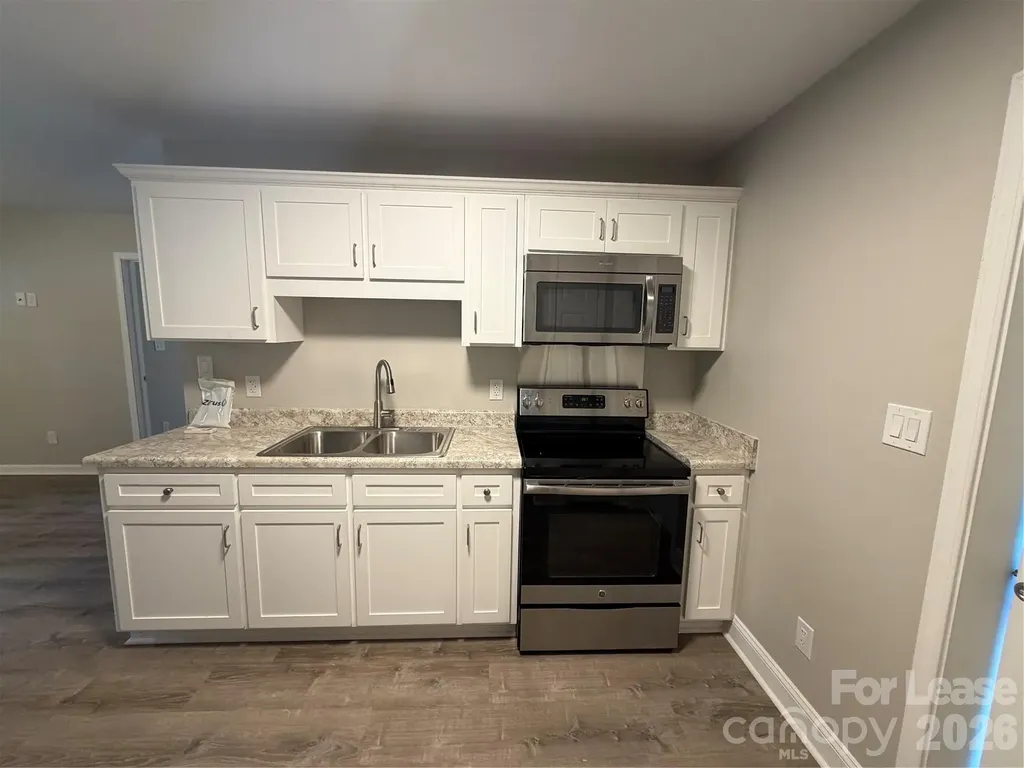 2621 E Greenbriar Road Statesville NC 28625