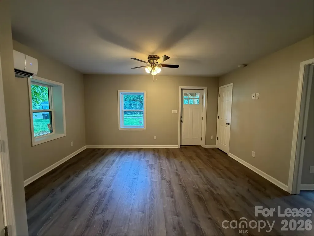 2621 E Greenbriar Road Statesville NC 28625