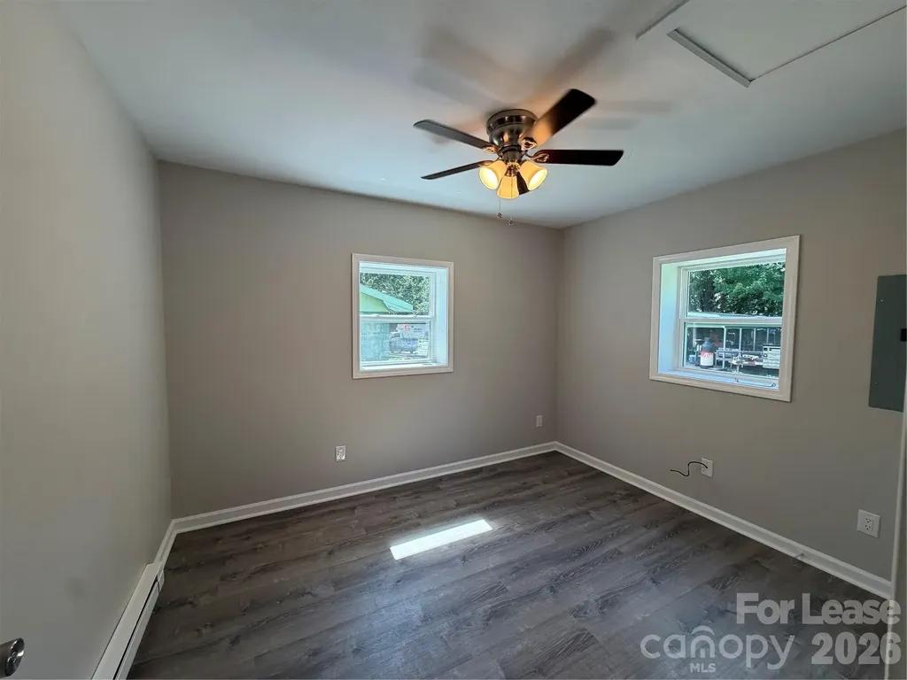 2621 E Greenbriar Road Statesville NC 28625