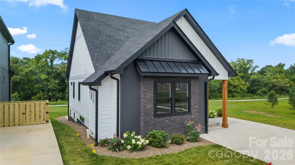 165 Martha Avenue Hendersonville NC 28792