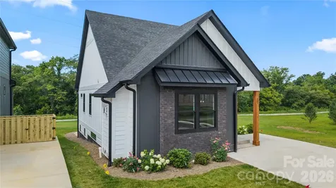 165 Martha Avenue Hendersonville NC 28792