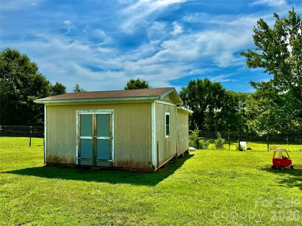 1104 Spring Meadow Drive Woodleaf NC 27054