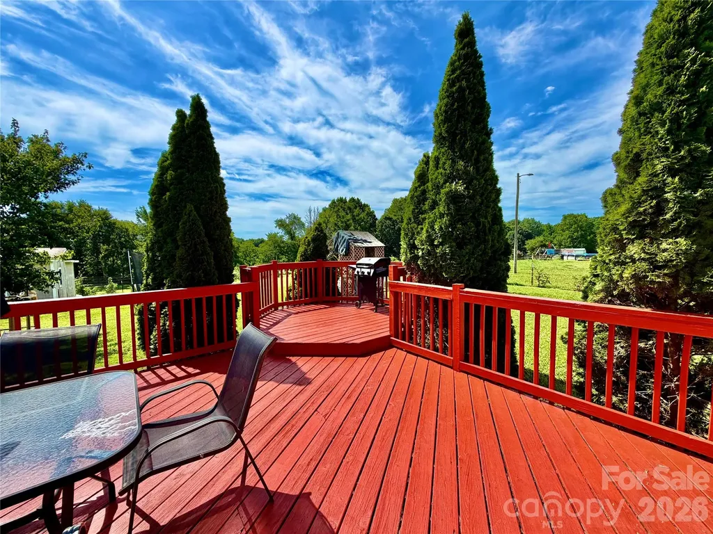 1104 Spring Meadow Drive Woodleaf NC 27054