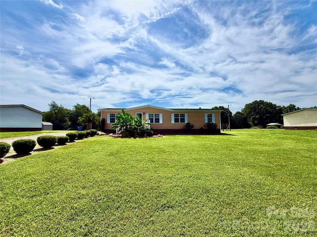 1104 Spring Meadow Drive Woodleaf NC 27054
