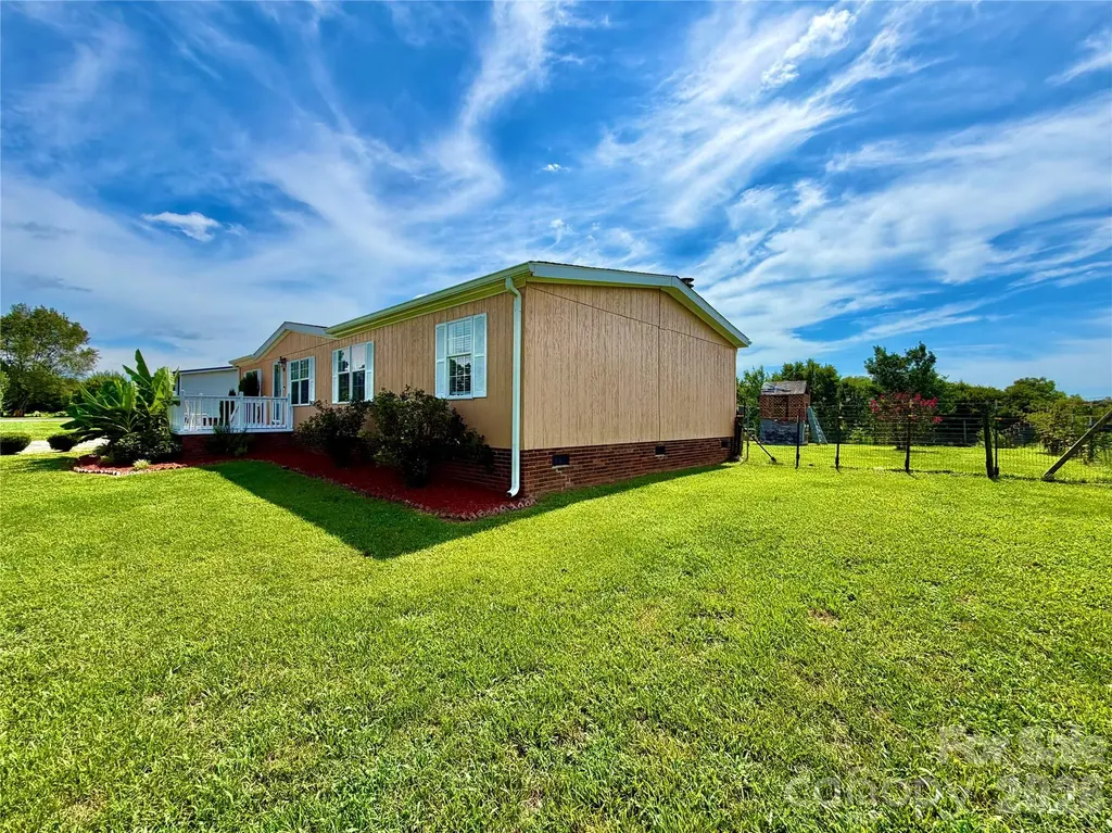 1104 Spring Meadow Drive Woodleaf NC 27054