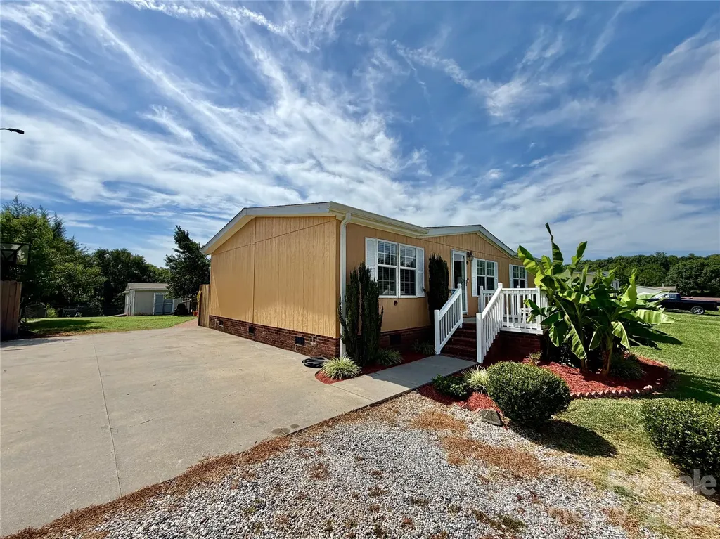 1104 Spring Meadow Drive Woodleaf NC 27054