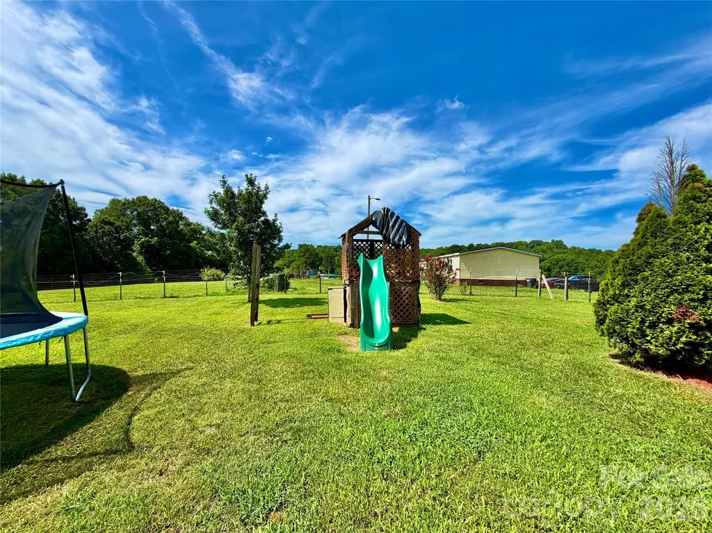 1104 Spring Meadow Drive Woodleaf NC 27054