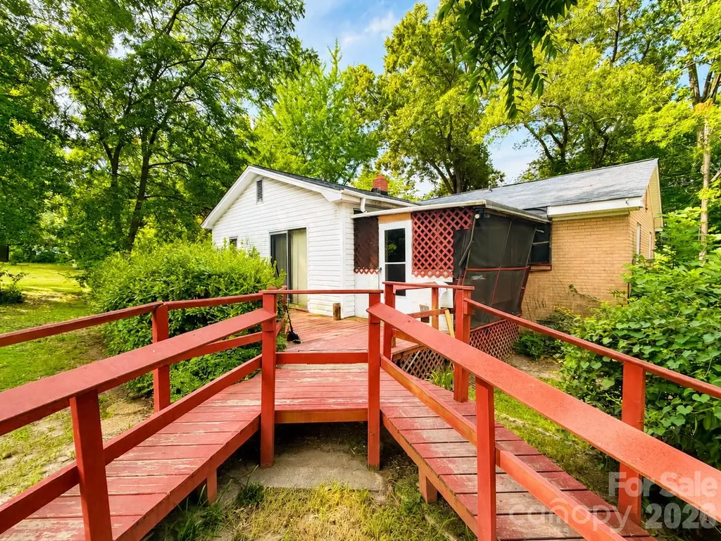 128 E Hilltop Drive Gastonia NC 28054