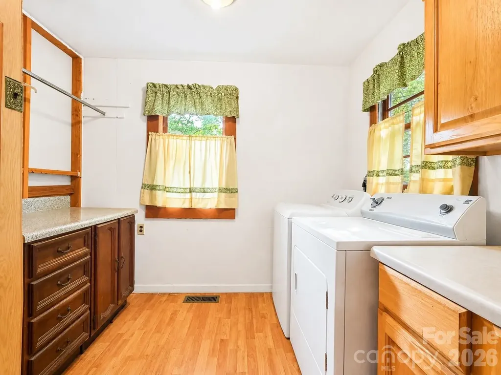 128 E Hilltop Drive Gastonia NC 28054