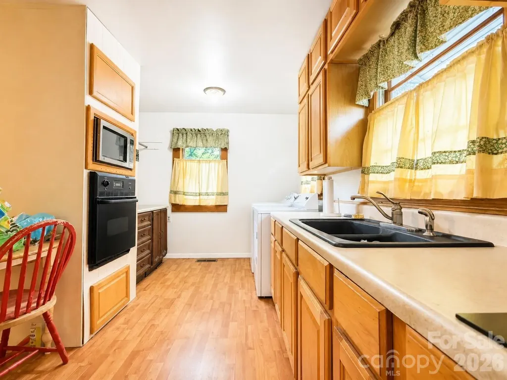 128 E Hilltop Drive Gastonia NC 28054