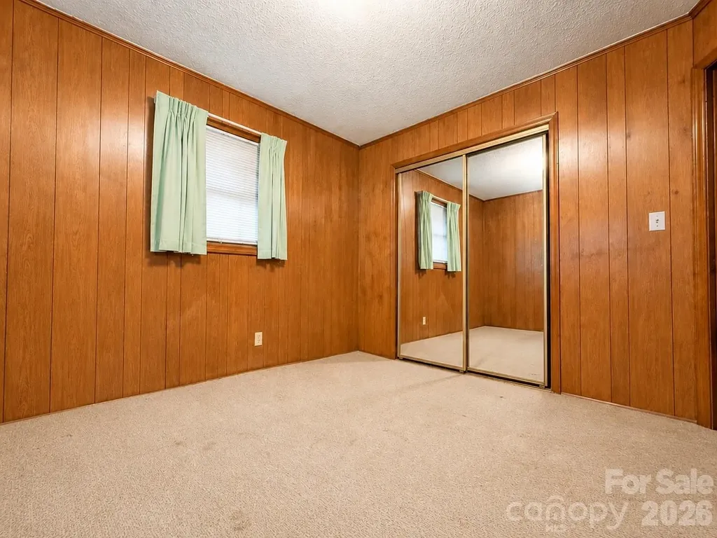128 E Hilltop Drive Gastonia NC 28054