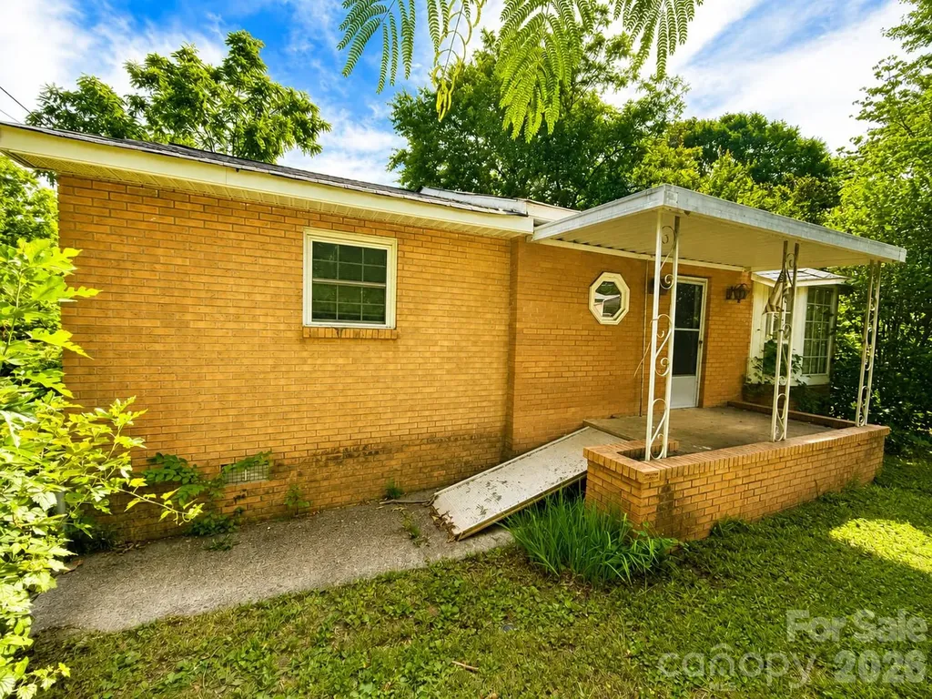 128 E Hilltop Drive Gastonia NC 28054