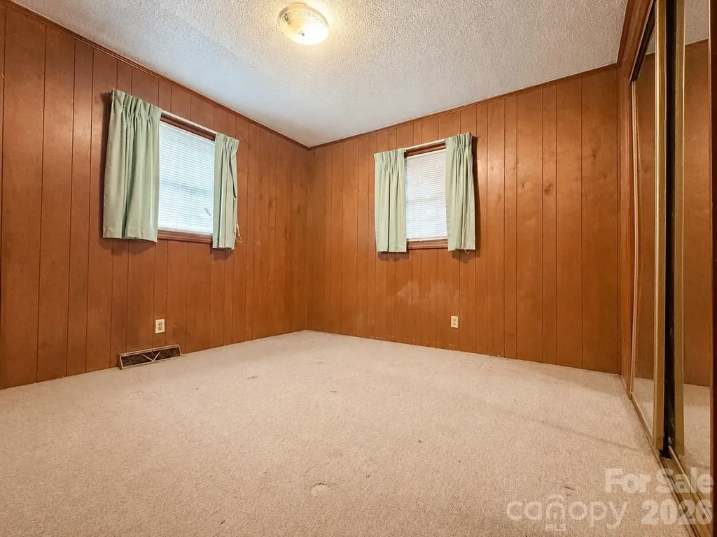 128 E Hilltop Drive Gastonia NC 28054