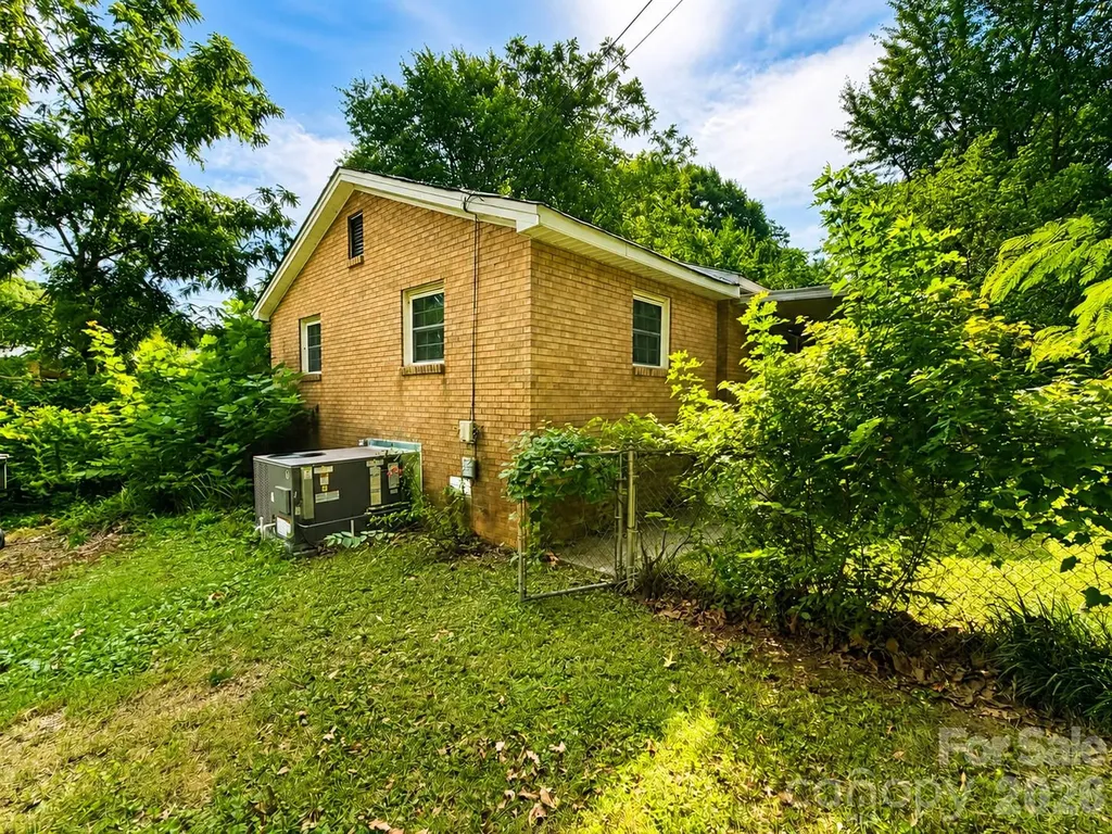128 E Hilltop Drive Gastonia NC 28054