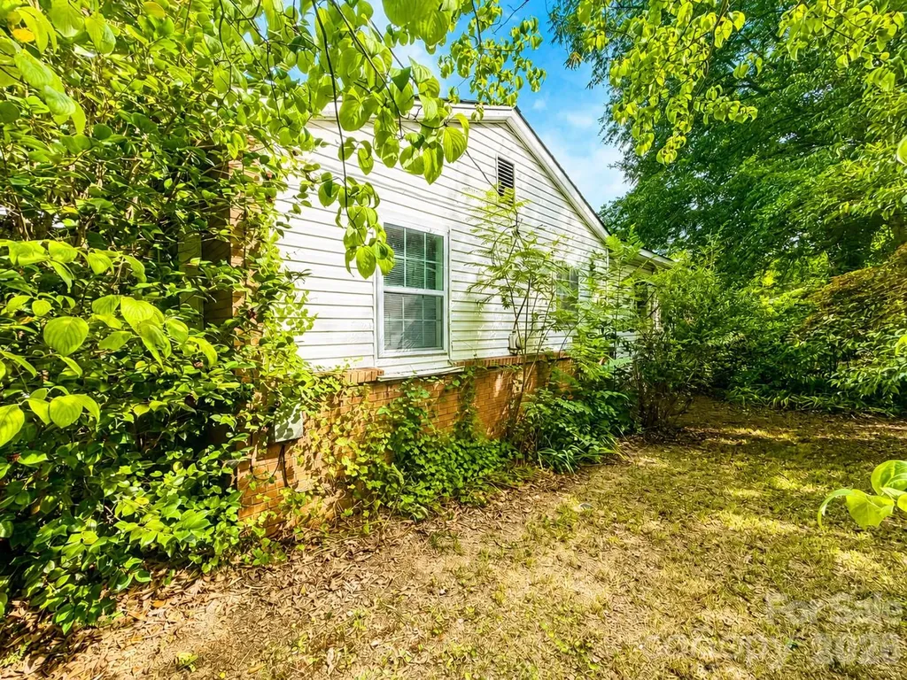 128 E Hilltop Drive Gastonia NC 28054